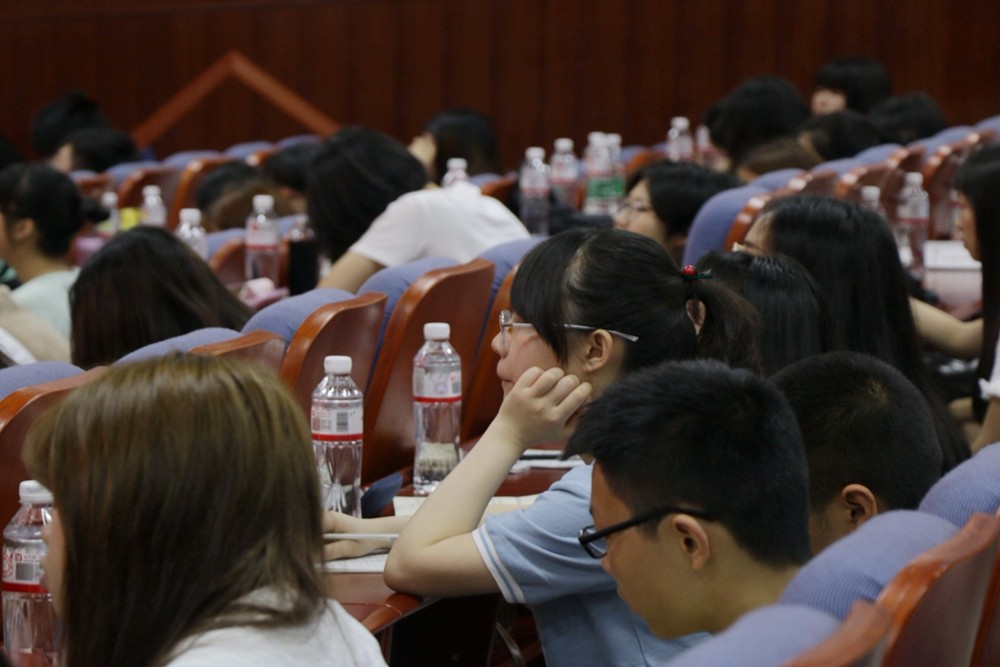 二酉讲坛｜建设书香校园，跃文开坛布道