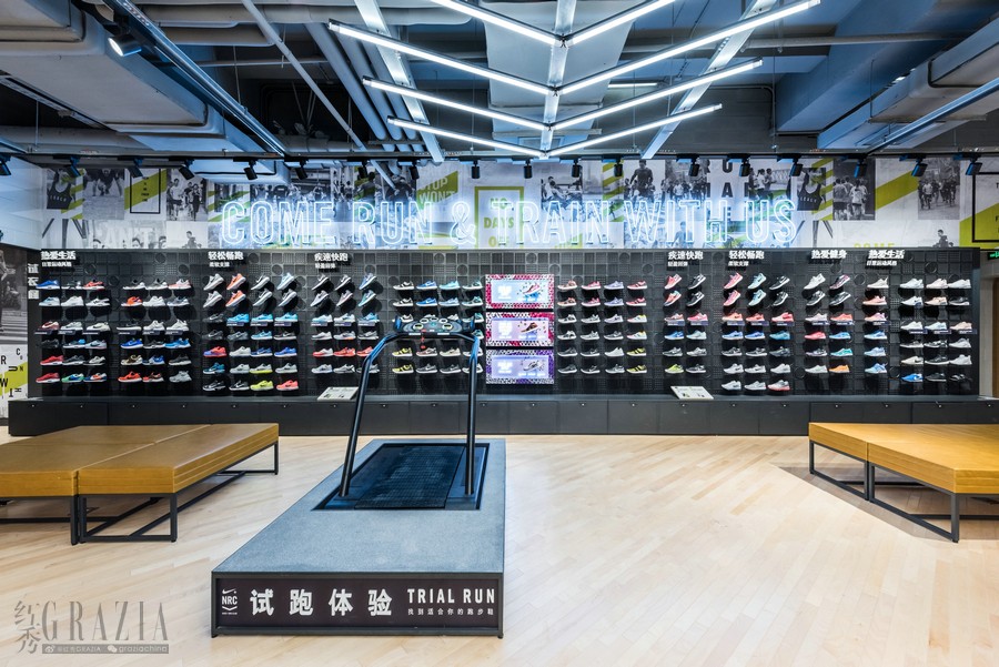 静安大融城耐克,耐克上海静安大宁国际店