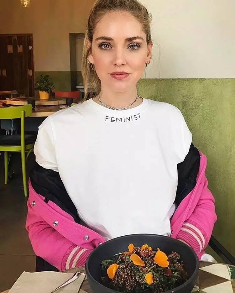 牛仔t恤时尚,比较好看的基础款t恤