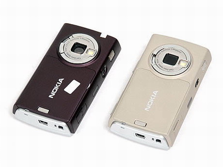 这台手机是一代经典号称末代机王，曾售价近万，如今212元