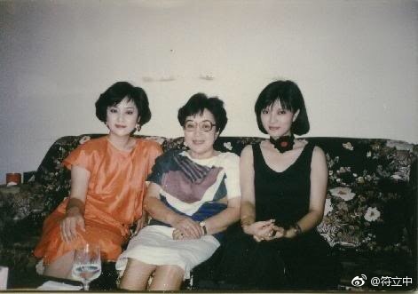 她是甄珍的妹妹，曾经的清纯让邱淑怡黯然失色，现在却疾病缠身