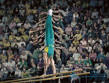 儿子等待父母回来过年,儿子还没几天就要回家探亲