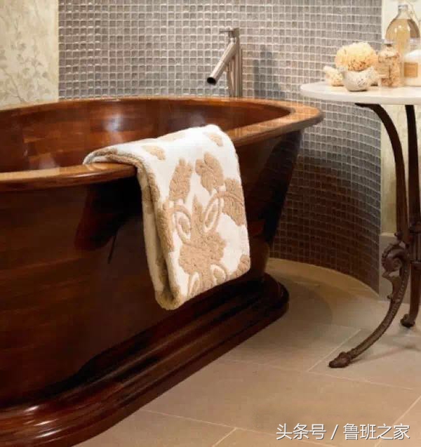 卫生间装浴缸好还是装木桶浴缸好,装修嵌入式浴缸步骤