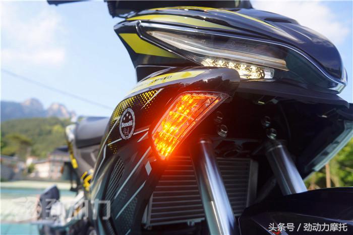 贝纳利弯梁rfs150i可以装尾箱吗,贝纳利弯梁rfs150i测评