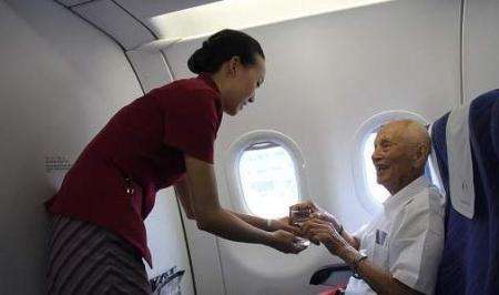 高血压坐飞机关注事项,高血压冠心病老人坐飞机关注事项