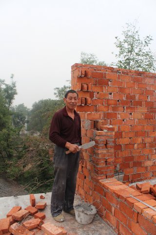 盖房的心酸和难处只有自己知道,父母盖房子的心酸感悟