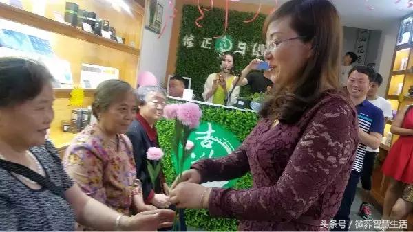 感恩母亲手工康乃馨,母亲节送妈妈什么礼物康乃馨手工