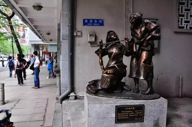 还坐什么地铁？坐上这趟最美公交，我宁愿堵成狗！