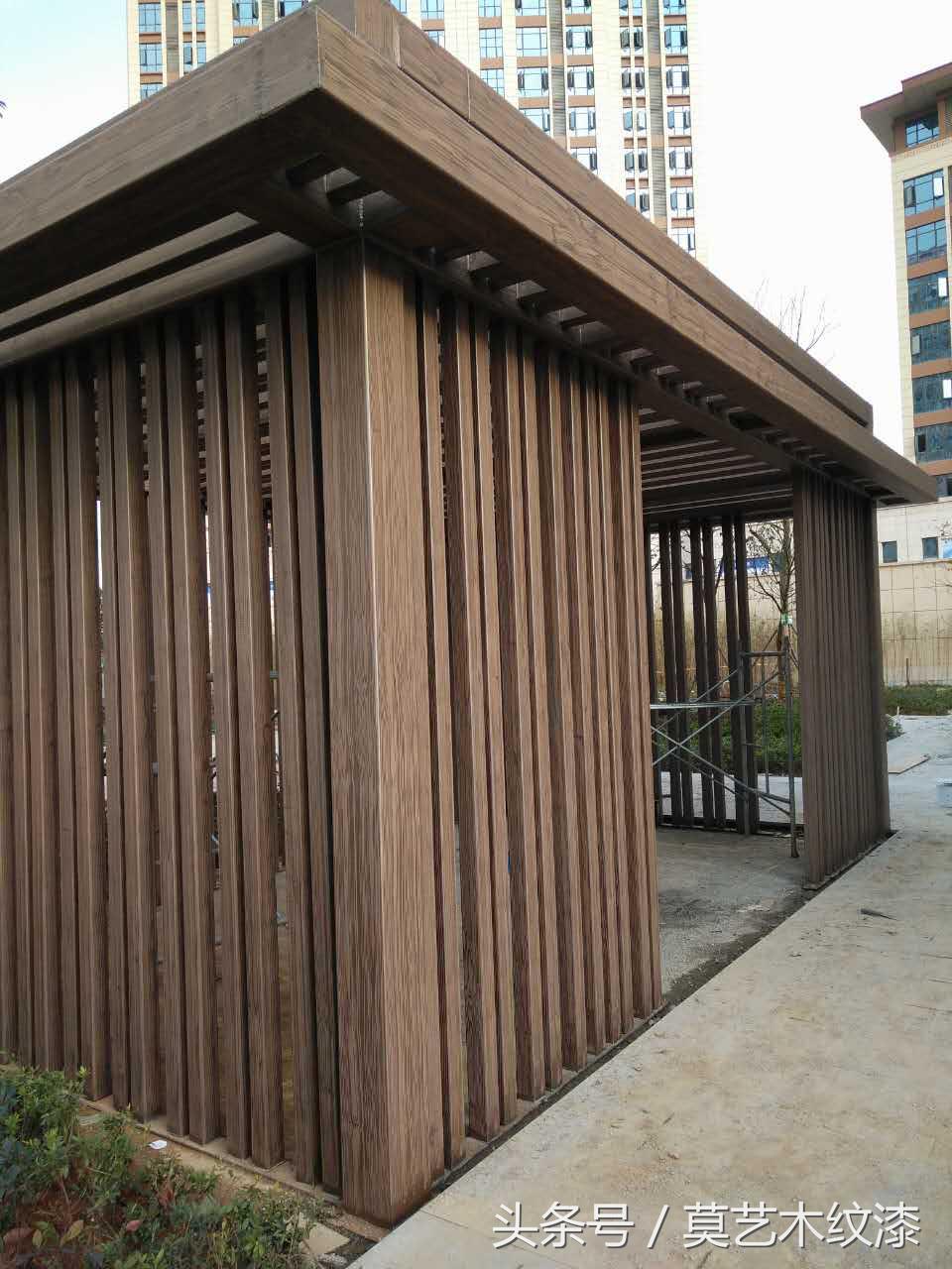 凉亭仿木纹漆施工图片,郑州凉亭木纹漆施工多少钱一平