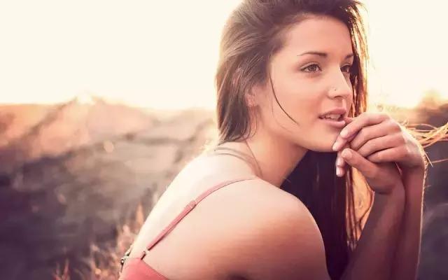 金融人如何要到美女电话？看完分分钟变*艳猎**高手