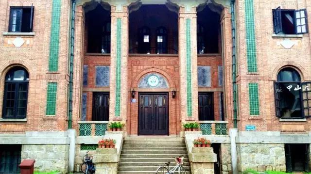 还坐什么地铁？坐上这趟最美公交，我宁愿堵成狗！