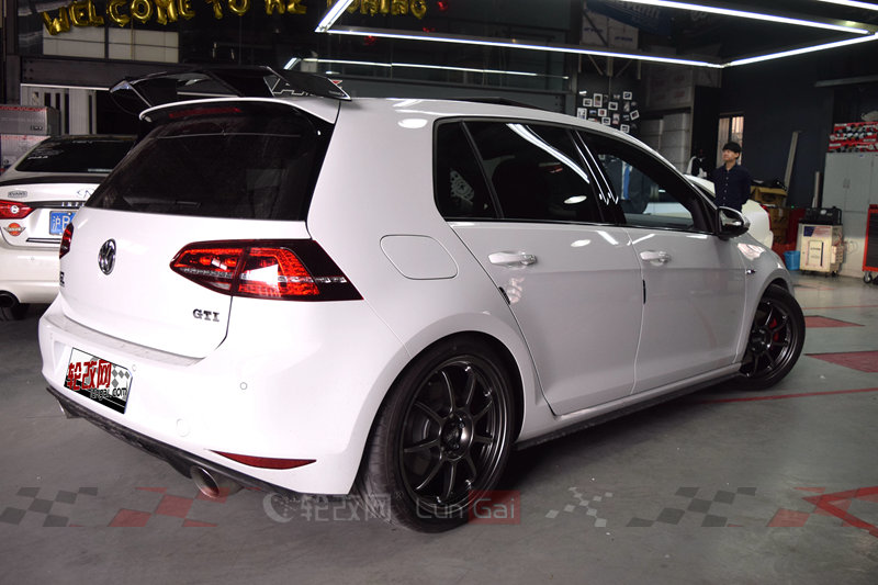 高尔夫7gti改18轮毂,高尔夫7gti改装外观案例