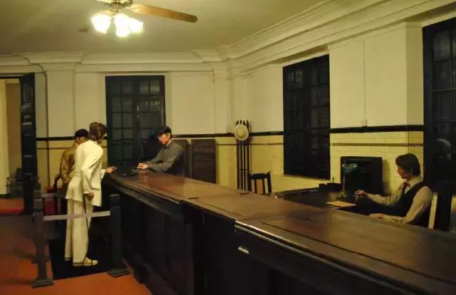 还坐什么地铁？坐上这趟最美公交，我宁愿堵成狗！