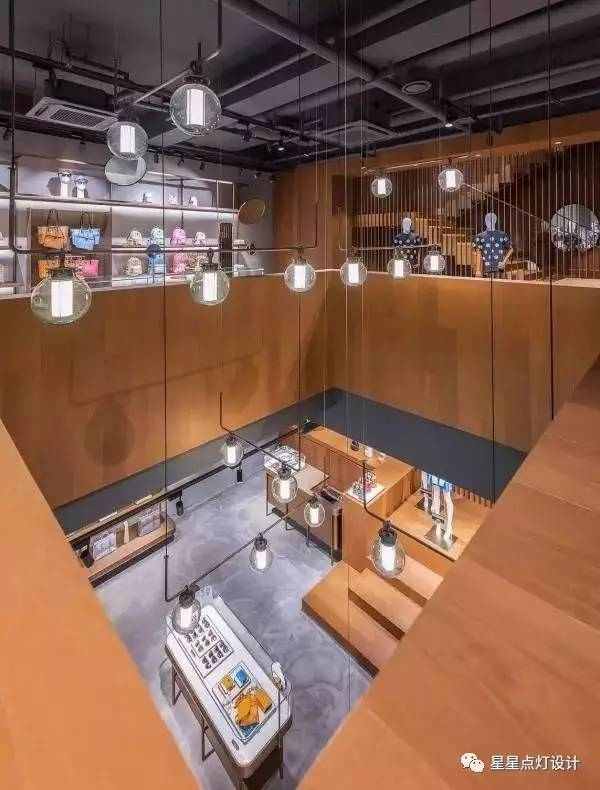 mcm官方旗舰店官包,mcm旗舰店是真的吗