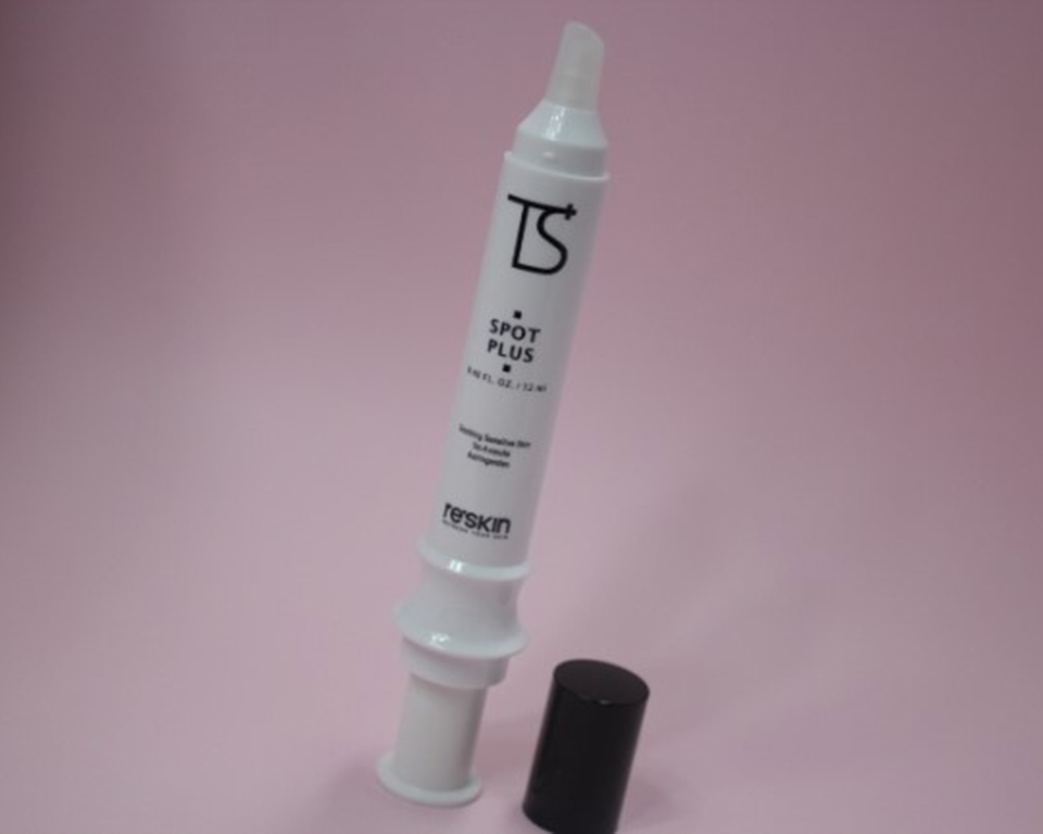 脸两侧长痘痘吃什么调理,脸上两侧长痘痘什么原因怎么解决