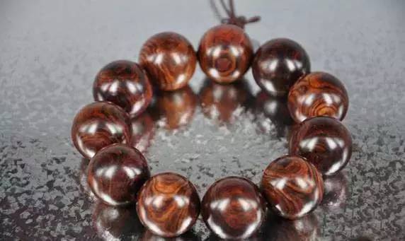 老炮儿豪车揭秘,老炮儿拿了什么东西