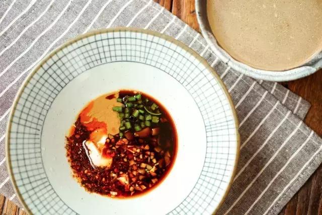 它叫小面，从此没有面敢叫大面