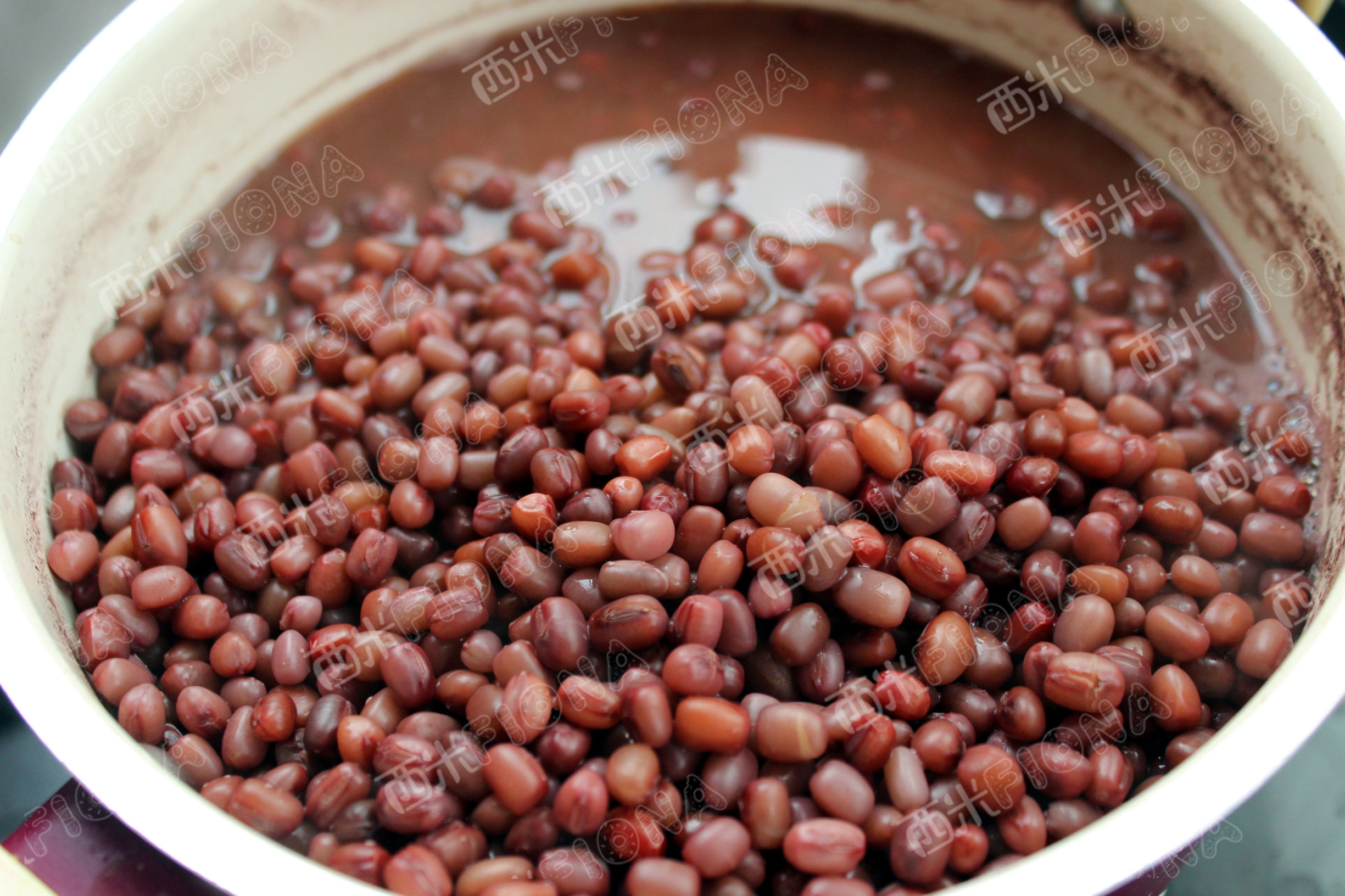 红豆包粽子的正确方法,端午节做粽子用红豆怎么做