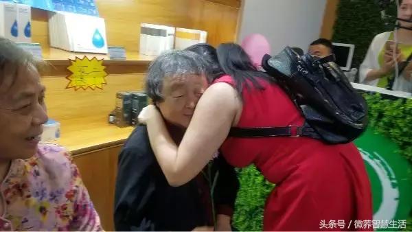 感恩母亲手工康乃馨,母亲节送妈妈什么礼物康乃馨手工