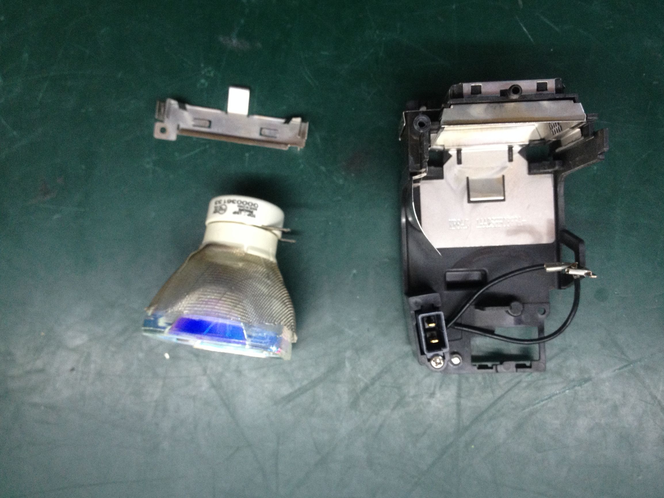 三洋plc-xm1500c投影仪换灯泡,三洋投影机灯泡更换方法