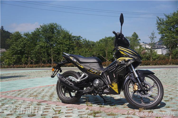 贝纳利弯梁rfs150i可以装尾箱吗,贝纳利弯梁rfs150i测评