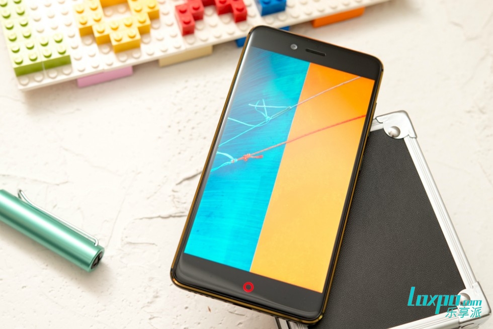 努比亚z17mini闪屏,努比亚z17mini旗舰图片