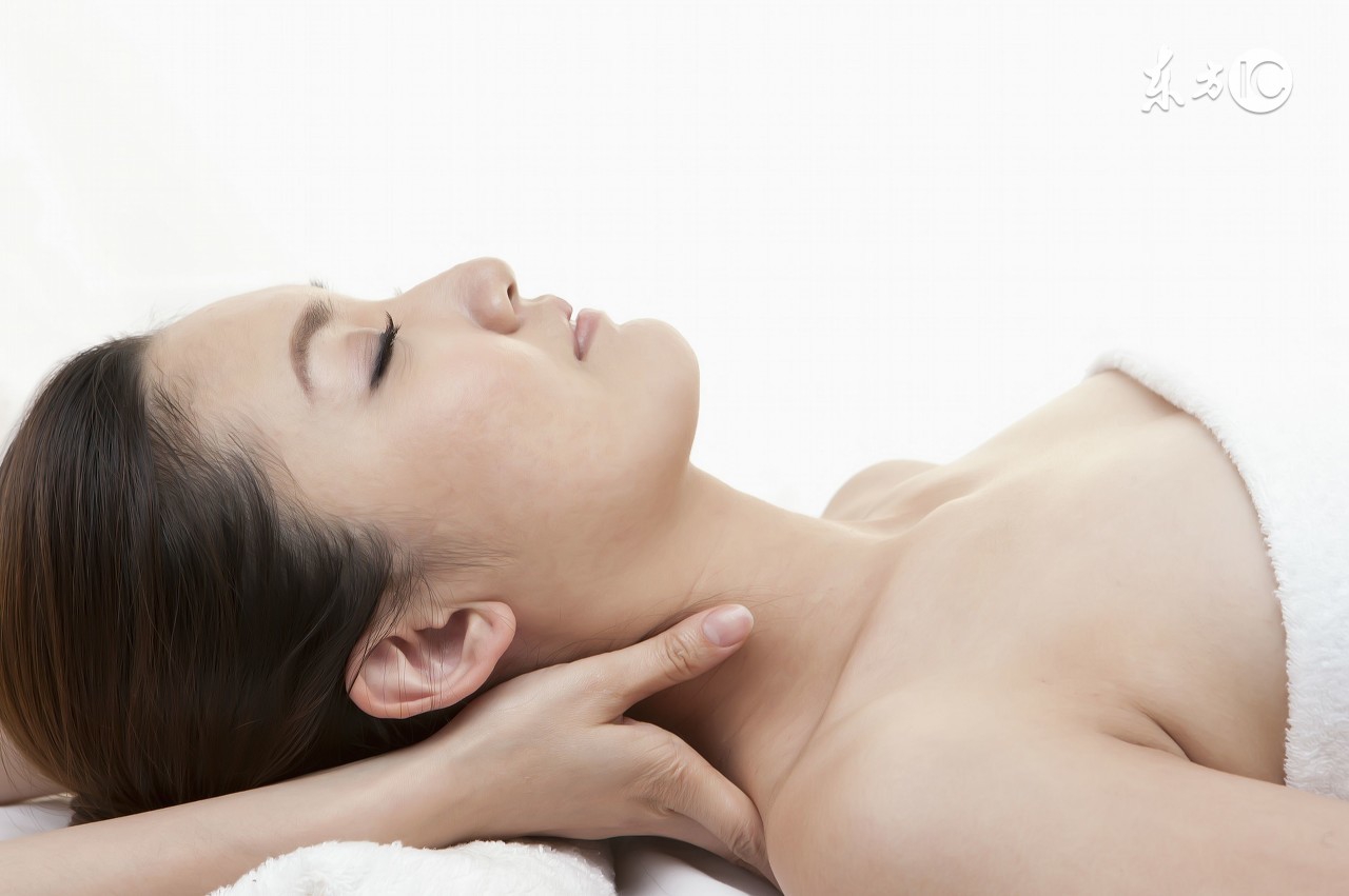 鏅氫笂鐫¤鍓嶆媿鎷嶅ご鏈夊ソ澶勫悧,鐫¤鍓嶆懜楂樻湁娌℃湁濂藉