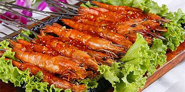 烧烤小摊挣钱吗,烧烤店怎么三个月赚100万