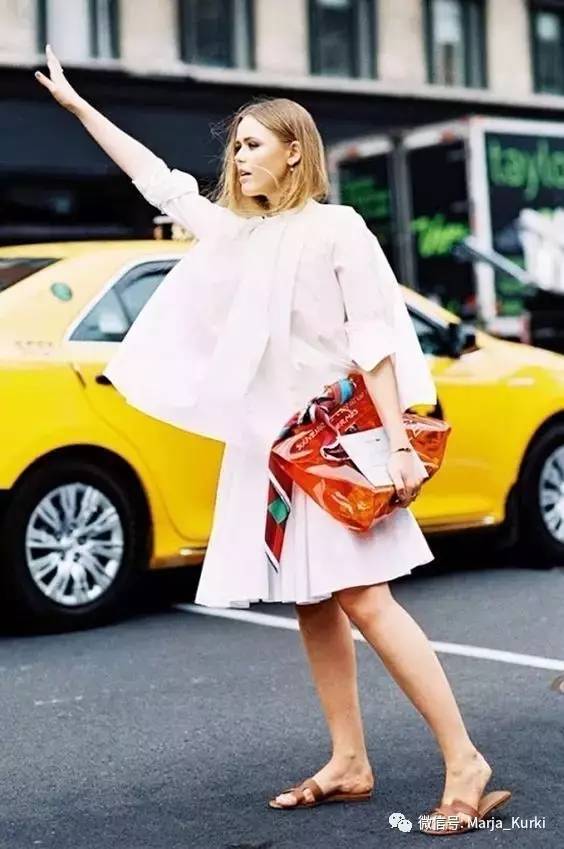 丝巾如何修复包带,包包带坏了如何用丝巾修复