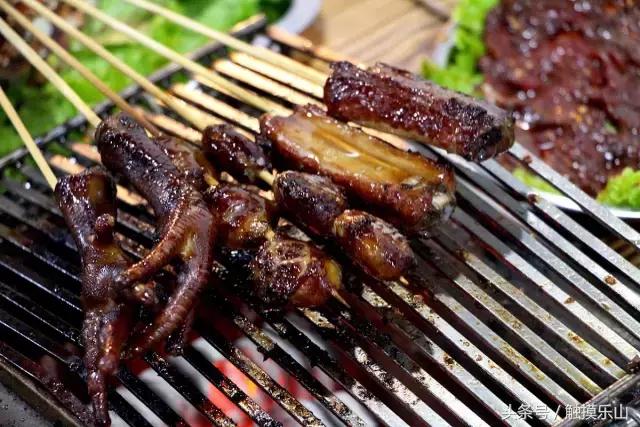 对不起，我要去夹江“区”了！