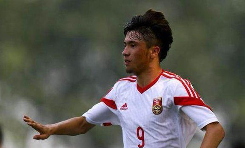 “熊猫杯”上*疆新**小将叶尔凡一球成名——他的梦想是进国家队