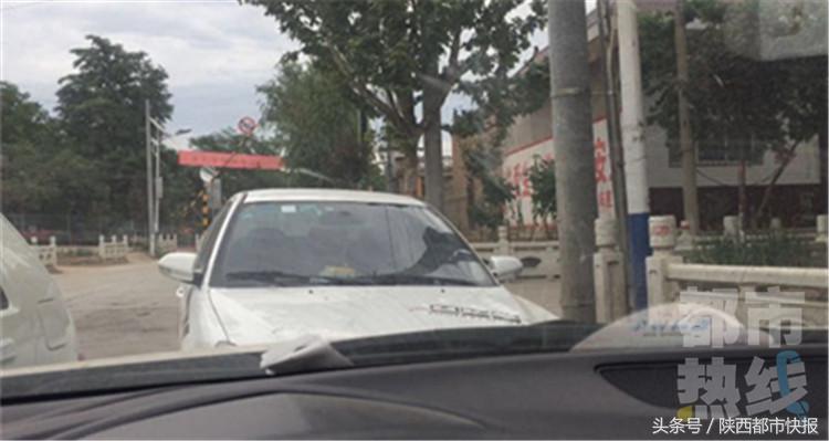 拉土车倒土违法吗,拉土车拉挖掘机违法吗