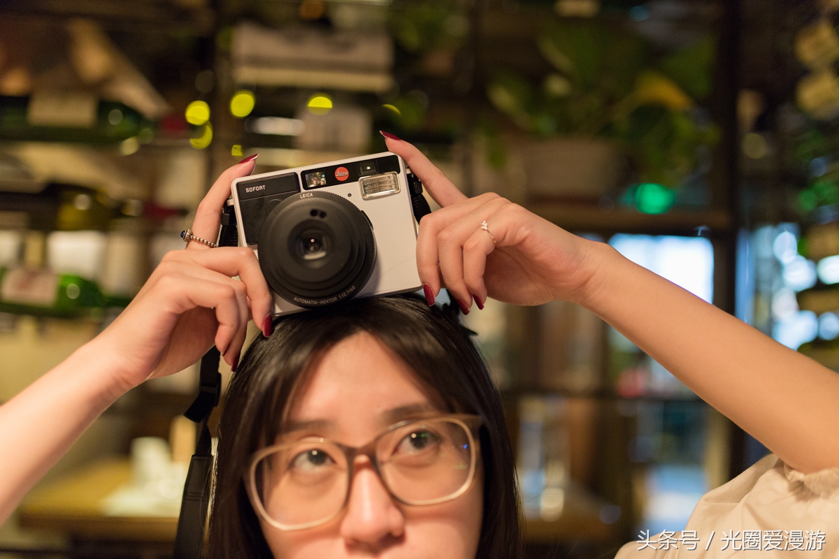 徕卡sofort拍立得怎么出照片,徕卡sofort拍立得自拍