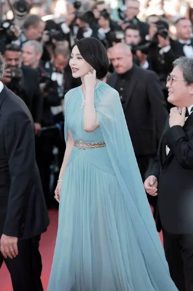 李宇春奇葩礼服,戛纳红毯李宇春5分钟造型