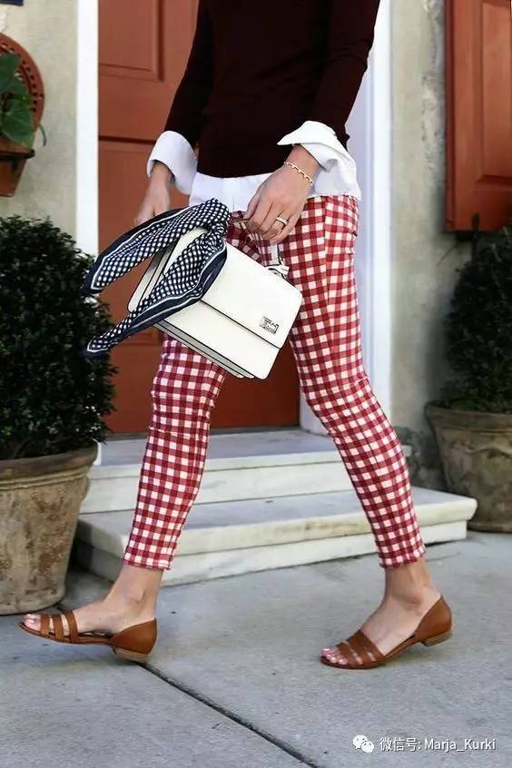 丝巾如何修复包带,包包带坏了如何用丝巾修复