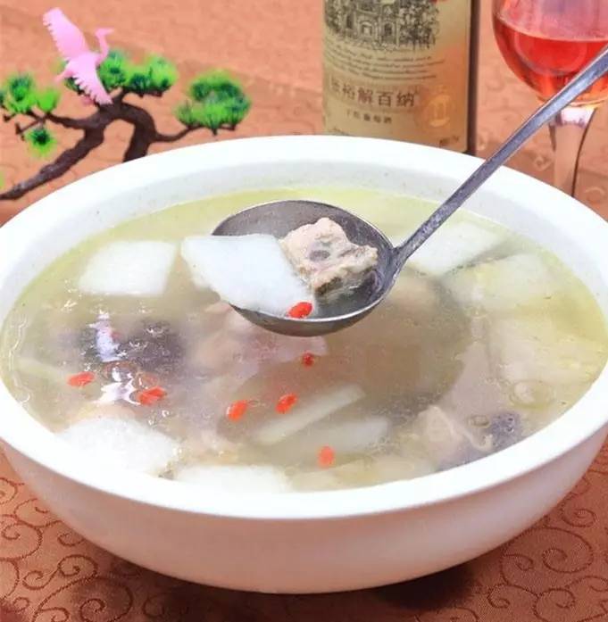 清湿热吃什么,祛湿热煲什么汤最有效