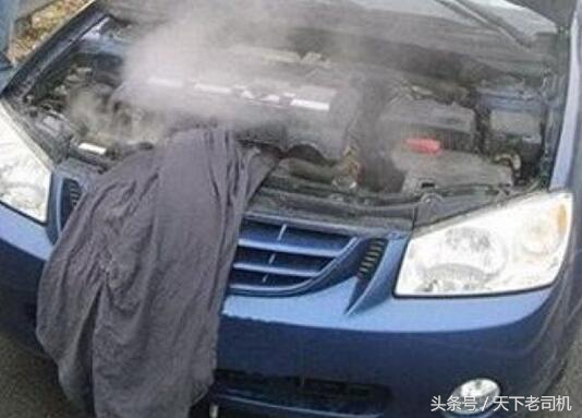 开车紧急情况怎么避险,开车遇这9种险情应如何紧急避险