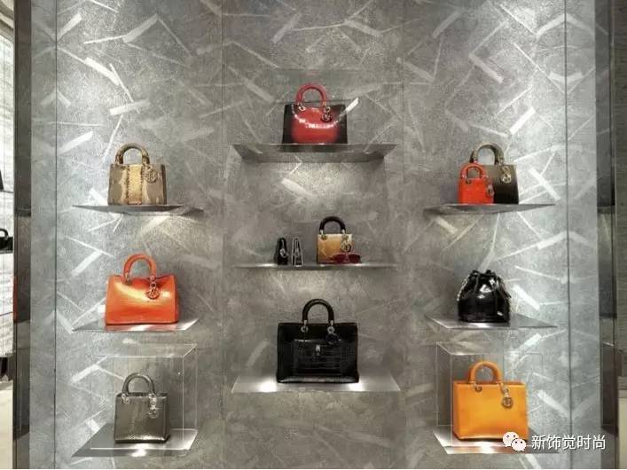 春夏dior服装店陈列,男装dior服装店陈列