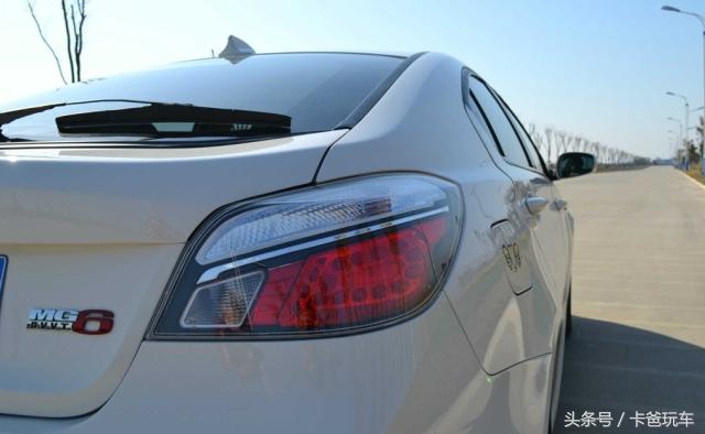 三厢车为什么没用后雨刷,三厢车没后雨刷下雨怎么办