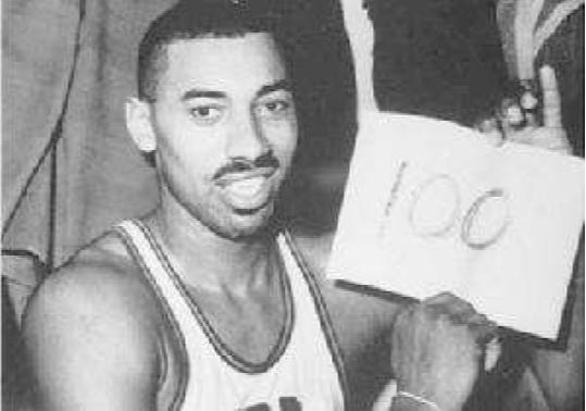 为了限制艾弗森、奥尼尔“横行霸道” 联盟被迫修改了这些规则