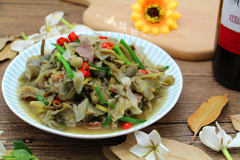 又到栀子花开的季节，城里人餐桌上又要多一道美味，降心火不烦躁