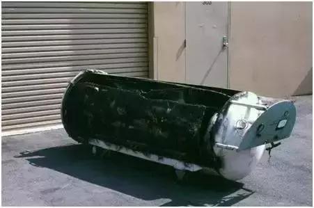 为了复活50年前的“冷冻人”，这个维修工背负了半世纪的骂名