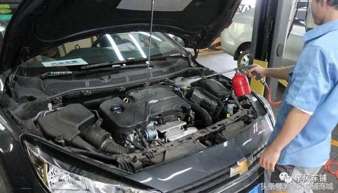 4s店用水枪冲洗发动机,发动机脏了怎么擦干净