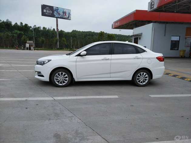 外观犀利豪华运动兼备,2018款悦翔v7