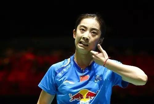 脚板磨出水泡还能继续打球吗,打球磨出水泡怎样处理