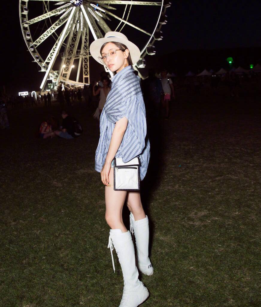 春夏最好穿的颜色搭配,春夏2024穿搭流行色