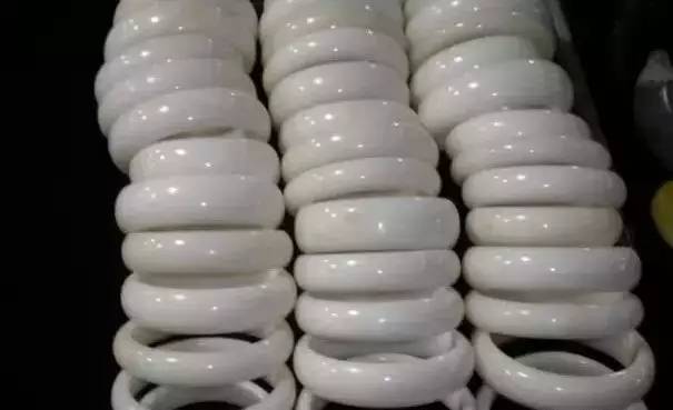 和田玉贵州罗甸玉,和田玉遇到的奇葩问题