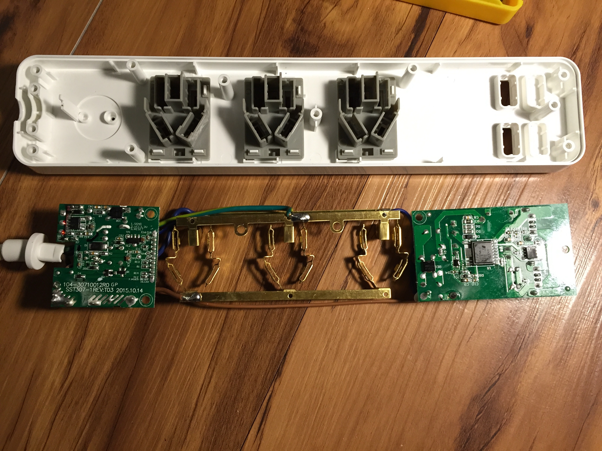 航嘉智能插排,航嘉usb插排拆解