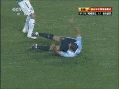 足球场上那些假摔瞬间,足球史上最佳假摔