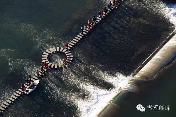 只有站得高才能望见远处的风景,鸟瞰峰峰